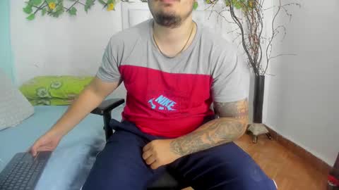Snapshot of narciso_kh chatting on 11/28/25, 07:05 deibyd online show from 11/28/25, 07:05