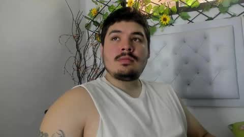 Snapshot of narciso_kh chatting on 12/19/25, 05:53 deibyd online show from 12/19/25, 05:53