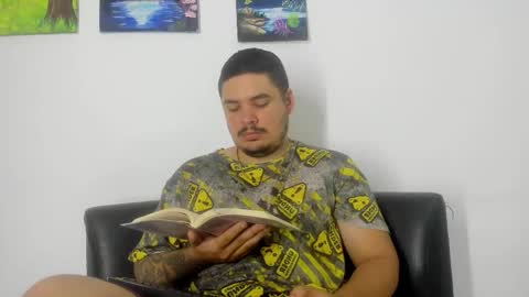 Snapshot of narciso_kh chatting on 02/19/26, 12:06 deibyd online show from 02/19/26, 12:06