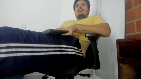 Snapshot of narciso_kh chatting on 04/12/26, 03:06 deibyd online show from 04/12/26, 03:06