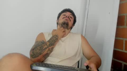 Snapshot of narciso_kh chatting on 04/15/26, 05:20 deibyd online show from 04/15/26, 05:20