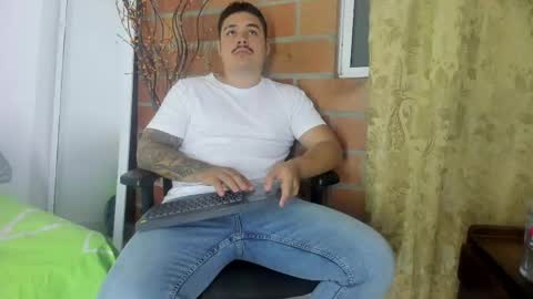 Snapshot of narciso_kh chatting on 05/15/26, 06:31 deibyd online show from 05/15/26, 06:31