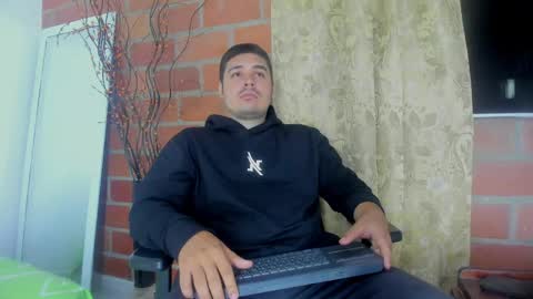 Snapshot of narciso_kh chatting on 05/20/26, 02:29 deibyd online show from 05/20/26, 02:29
