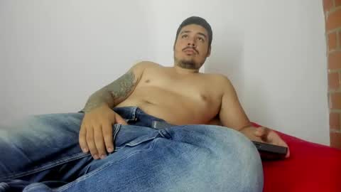 Snapshot of narciso_kh chatting on 06/02/26, 11:23 deibyd online show from 06/02/26, 11:23