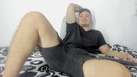 Snapshot of narciso_kh chatting on 07/06/26, 01:02 deibyd online show from 07/06/26, 01:02