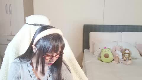 Naree online show from 03/10/25, 10:04
