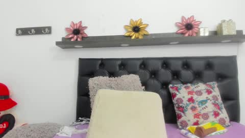 Snapshot of nashira_robert chatting on 12/21/24, 02:52 Debora online show from 12/21/24, 02:52