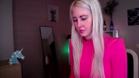 Snapshot of nastasya_cute chatting on 12/17/24, 05:07 Nastya online show from 12/17/24, 05:07