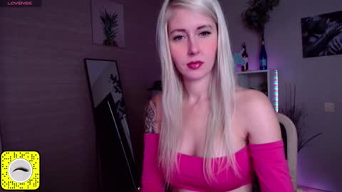 Snapshot of nastasya_cute chatting on 01/17/25, 05:00 Nastya online show from 01/17/25, 05:00