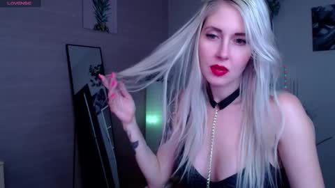 Snapshot of nastasya_cute chatting on 02/18/25, 05:09 Nastya online show from 02/18/25, 05:09