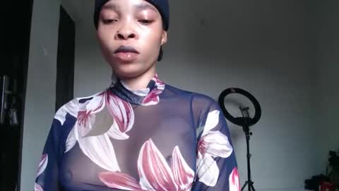 bella online show from 11/28/25, 09:23