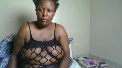 Snapshot of nasty_paula chatting on 09/25/25, 05:05 Paula online show from 09/25/25, 05:05