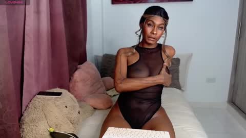 Julieth  online show from 02/02/25, 12:09