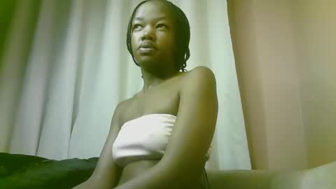 Snapshot of nastypetitebaby chatting on 05/03/26, 12:33 nastypetitebaby online show from 05/03/26, 12:33