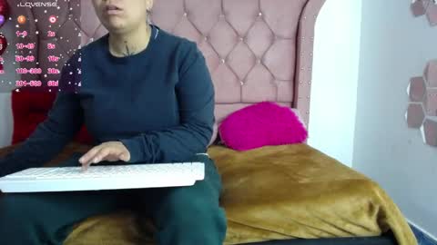 nat_evans8 online show from 05/31/26, 02:31