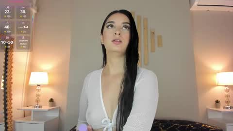 Natacha Diaz online show from 09/17/25, 11:01