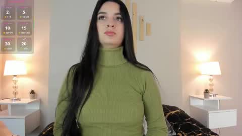 Natacha Diaz online show from 10/21/25, 11:22