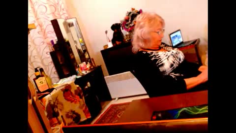 natali online show from 01/04/25, 07:44