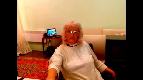 natali online show from 10/06/25, 08:56