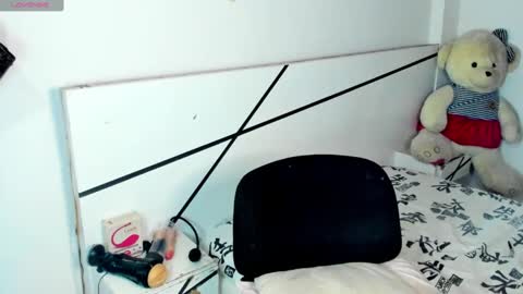 Snapshot of natalia_cb chatting on 03/04/25, 11:54 Natalia online show from 03/04/25, 11:54