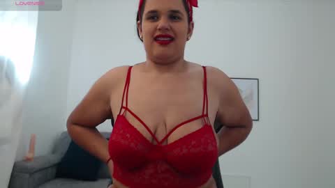Snapshot of natalia_curvy1 chatting on 11/04/25, 06:29 Nathalia online show from 11/04/25, 06:29