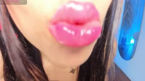 Natalia Leon online show from 11/08/25, 04:23