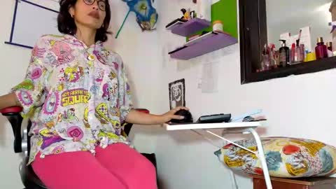 Snapshot of natalia_nylon chatting on 11/17/25, 04:57 CATHALINA NATA online show from 11/17/25, 04:57