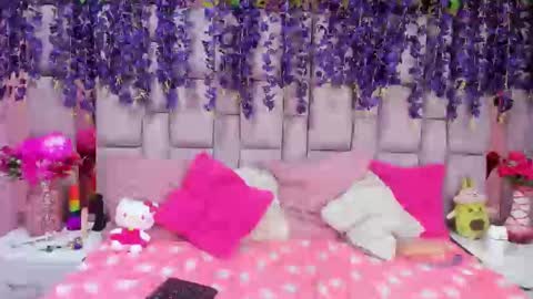 natalia pinkk online show from 12/17/24, 11:49