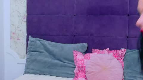 Snapshot of nataliacroft chatting on 05/01/26, 02:32 nataliacroft online show from 05/01/26, 02:32