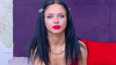 Snapshot of nataliacroft chatting on 05/21/26, 12:45 nataliacroft online show from 05/21/26, 12:45