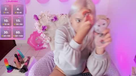 Snapshot of nataliahenao_69 chatting on 11/15/25, 05:31 Nataliua Henao online show from 11/15/25, 05:31