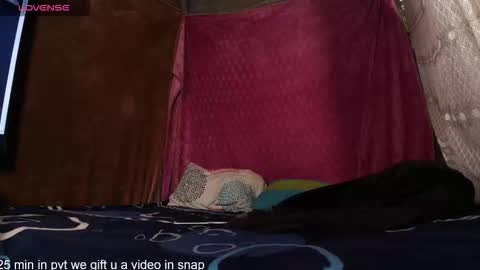 Snapshot of nataliamoreno chatting on 12/15/25, 01:21 nataliamoreno online show from 12/15/25, 01:21