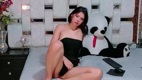 nataliatompsonx1 online show from 12/22/25, 09:01