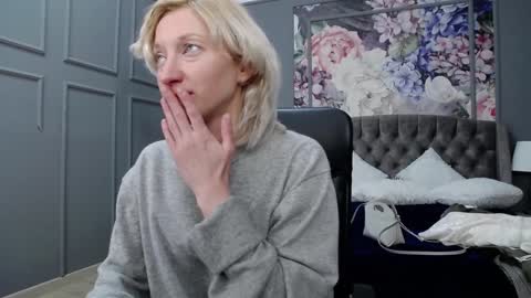 Snapshot of natalie_bitton chatting on 12/03/24, 07:32 Natalie online show from 12/03/24, 07:32