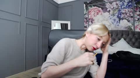 Snapshot of natalie_bitton chatting on 12/11/24, 07:31 Natalie online show from 12/11/24, 07:31