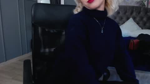 Snapshot of natalie_bitton chatting on 12/20/24, 07:22 Natalie online show from 12/20/24, 07:22