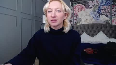 Snapshot of natalie_bitton chatting on 12/20/24, 10:27 Natalie online show from 12/20/24, 10:27