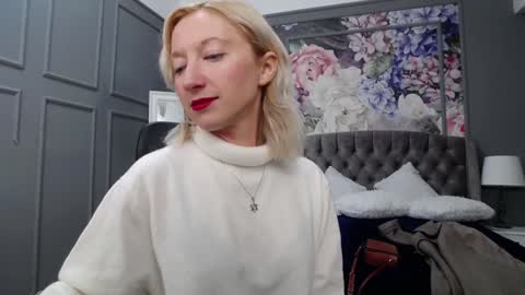 Snapshot of natalie_bitton chatting on 12/24/24, 07:39 Natalie online show from 12/24/24, 07:39