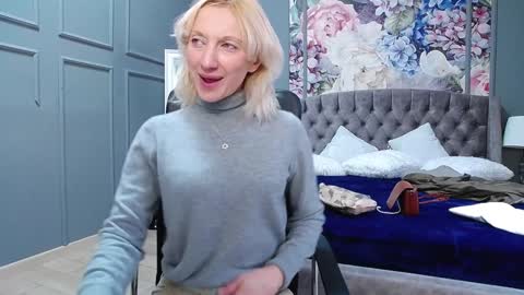Snapshot of natalie_bitton chatting on 01/03/25, 07:06 Natalie online show from 01/03/25, 07:06