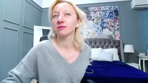 Snapshot of natalie_bitton chatting on 01/05/25, 08:22 Natalie online show from 01/05/25, 08:22