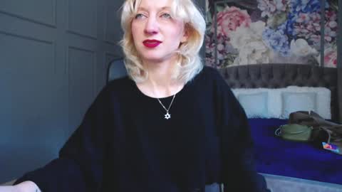 Snapshot of natalie_bitton chatting on 01/14/25, 07:48 Natalie online show from 01/14/25, 07:48