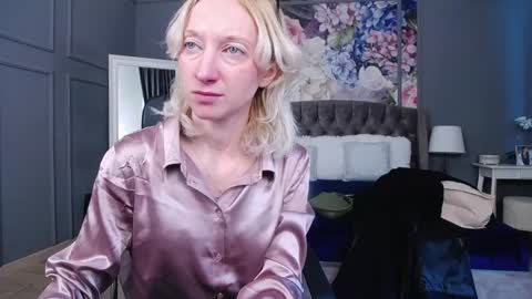 Snapshot of natalie_bitton chatting on 01/17/25, 08:34 Natalie online show from 01/17/25, 08:34