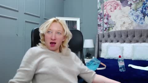 Snapshot of natalie_bitton chatting on 01/23/25, 11:04 Natalie online show from 01/23/25, 11:04