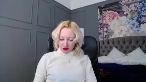 Snapshot of natalie_bitton chatting on 02/03/25, 09:19 Natalie online show from 02/03/25, 09:19
