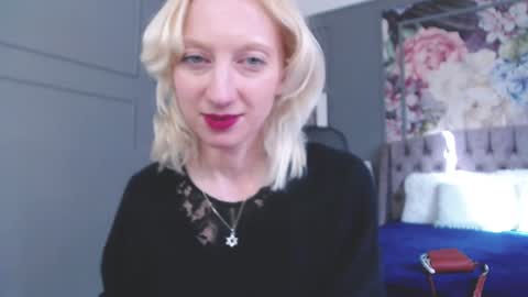 Snapshot of natalie_bitton chatting on 02/04/25, 10:00 Natalie online show from 02/04/25, 10:00