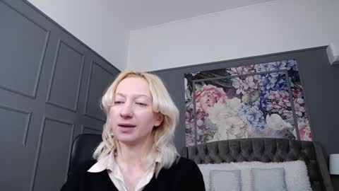 Snapshot of natalie_bitton chatting on 02/08/25, 07:26 Natalie online show from 02/08/25, 07:26