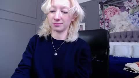 Snapshot of natalie_bitton chatting on 02/22/25, 08:29 Natalie online show from 02/22/25, 08:29