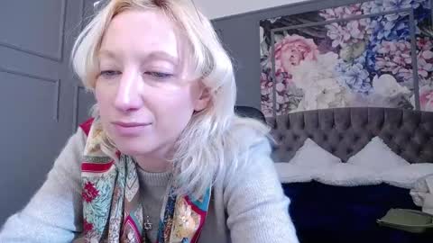 Snapshot of natalie_bitton chatting on 02/23/25, 07:11 Natalie online show from 02/23/25, 07:11