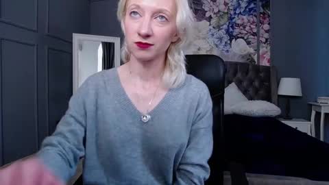 Snapshot of natalie_bitton chatting on 03/02/25, 07:54 Natalie online show from 03/02/25, 07:54