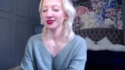Snapshot of natalie_bitton chatting on 03/02/25, 10:56 Natalie online show from 03/02/25, 10:56